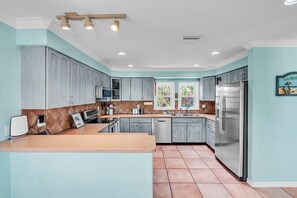 Unclassified image, 4 of 46, button