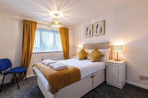 5 bedrooms, iron/ironing board, free WiFi