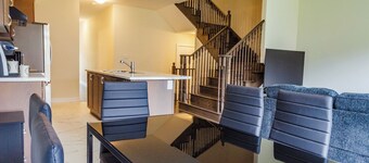 Modern Comforts: 4 Bedroom Family Home in Thorold | 20 Min to Falls