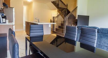 Modern Comforts: 4 Bedroom Family Home in Thorold | 20 Min to Falls