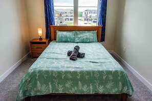4 chambres, fer et planche à repasser, Wi-Fi, literie fournie