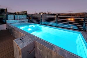 2 outdoor pools, free cabanas, sun loungers