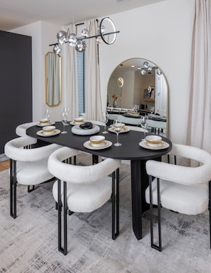 Luxury Townhome, Private Pool, City View | Dining room