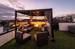 Luksus-byhus - privat pool - byudsigt | Terrasse/gårdhave