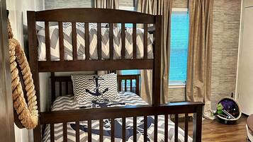 4 bedrooms, WiFi, bed sheets