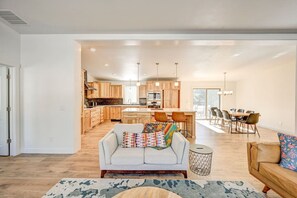 TV - Stone`s Throw Retreat (Nathrop)