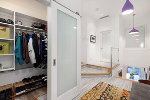 Interior - Premium 4-Bedroom w/ Secure Parking & walking distance to the slopes! (Whistler)