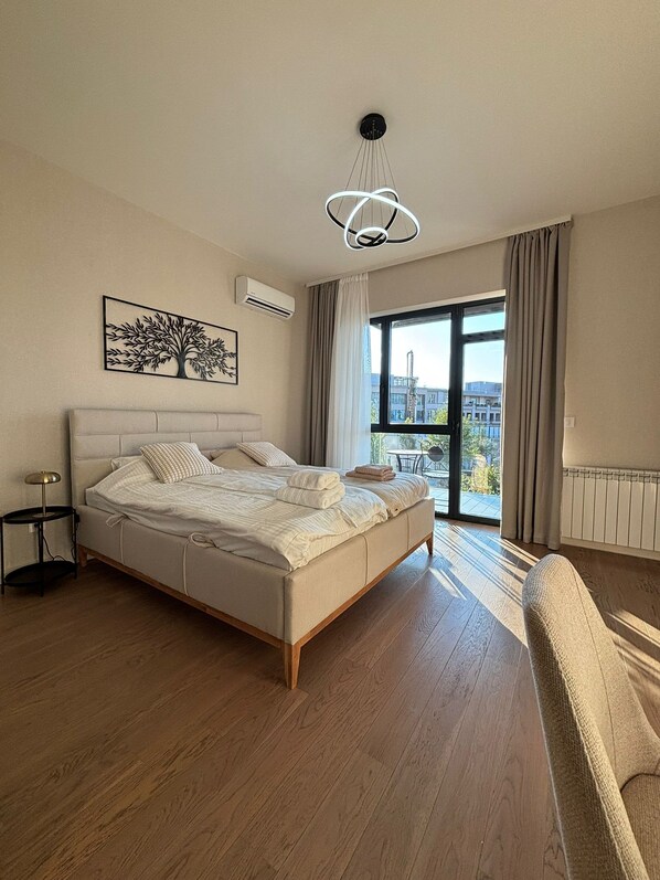 1 habitación, tabla de planchar con plancha, wifi y ropa de cama