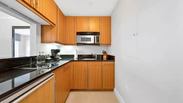 Mini-fridge, microwave, oven, stovetop