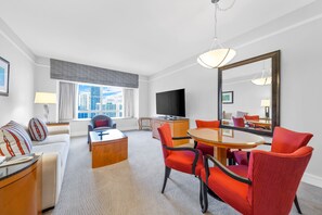 Caja de seguridad en la habitación y escritorio 