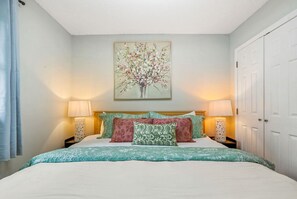 4 bedrooms, desk, iron/ironing board, free WiFi