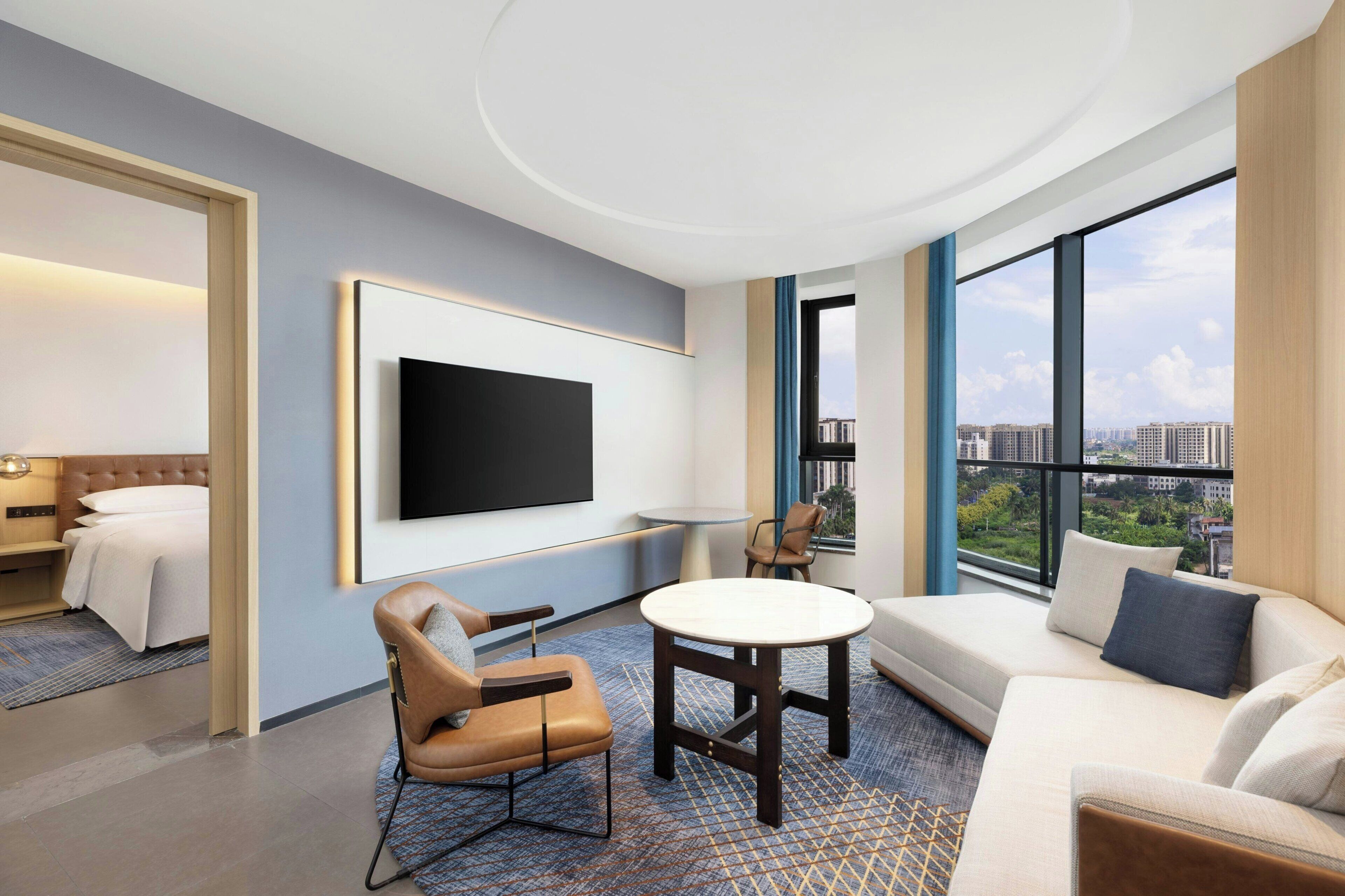 Junior Suite, 1 King Bed, City View | Living room