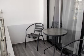 Junior Room, City View | Terrace/patio