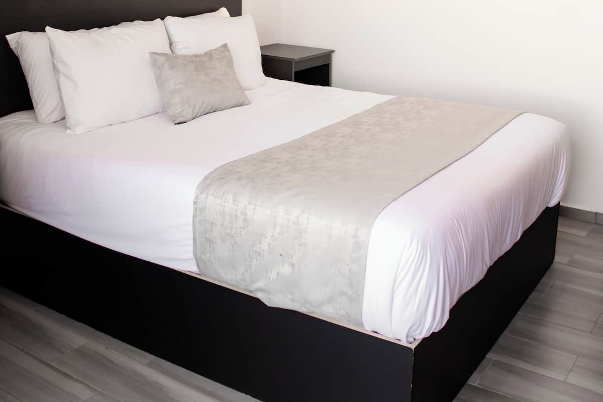 Comfort Double Room | In-room safe, desk, laptop workspace, iron/ironing board