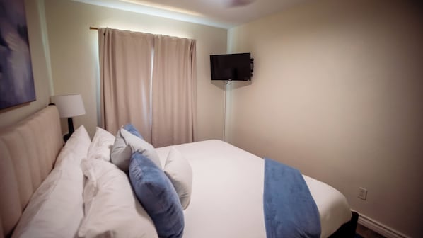 4 bedrooms, iron/ironing board, travel crib, free WiFi