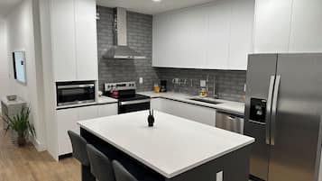 Micro-ondas, fogão, cooktop, lava-louças