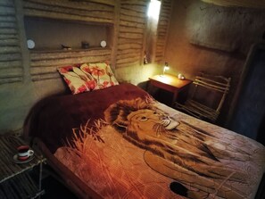 5 bedrooms, internet, bed sheets - Private jungle ecolodge - whole estate & cafés (Quillabamba)