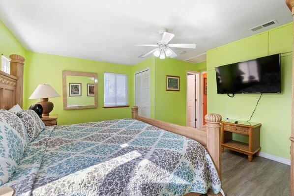 4 bedrooms, free WiFi, bed sheets