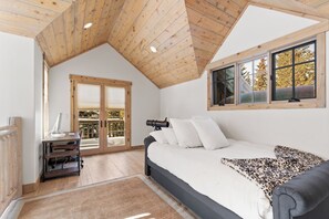 House (5 Bedrooms) | Exterior