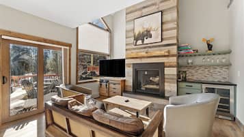 Studio (4 Bedrooms) | Front of property