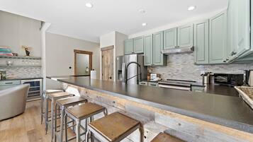 Studio (4 Bedrooms) | Exterior