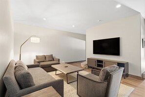 Studio (4 Bedrooms) | Exterior