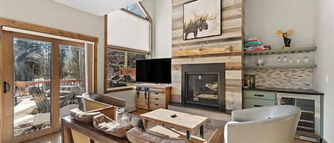 Studio (4 Bedrooms) | Front of property