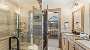 Studio (4 Bedrooms) | Property amenity