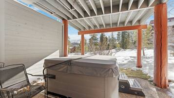 Studio (4 Bedrooms) | Exterior