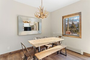 Studio (4 Bedrooms) | Exterior