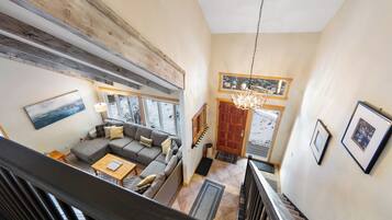 House (4 Bedrooms) | Exterior