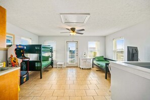 4 bedrooms, free WiFi