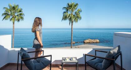 AT 10 METERS FROM THE SEA WITH WIFI AND GARDEN