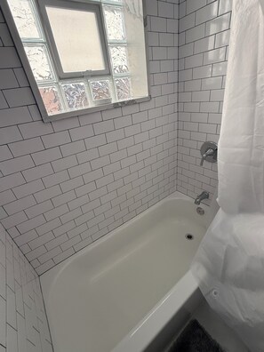 Handtücher, Seife, Toilettenpapier