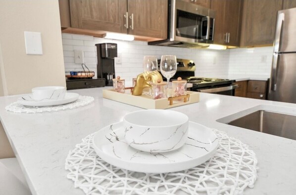 Microwave, oven, stovetop, dishwasher