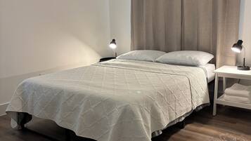 2 slaapkamers, een strijkplank/strijkijzer, gratis wifi, beddengoed