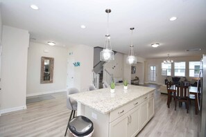 House | 3 bedrooms, Internet - Getaway on Mclernon - Top Notch Mid Term Stay (Johns Island)