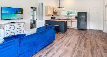 Charming Back House Min From Shopping Beaches