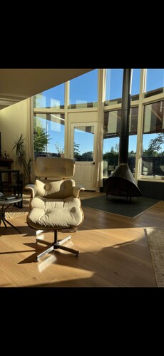 Newly renovated eccentric round house in historic Angels Camp