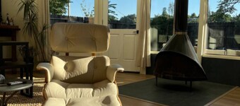 Newly renovated eccentric round house in historic Angels Camp