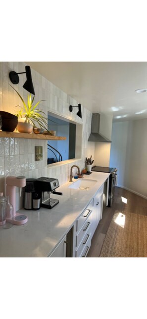 Ofen, Herdplatte, Geschirrspüler