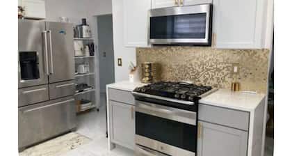 Luxury 3-bedroom Smart Home with jetted tub