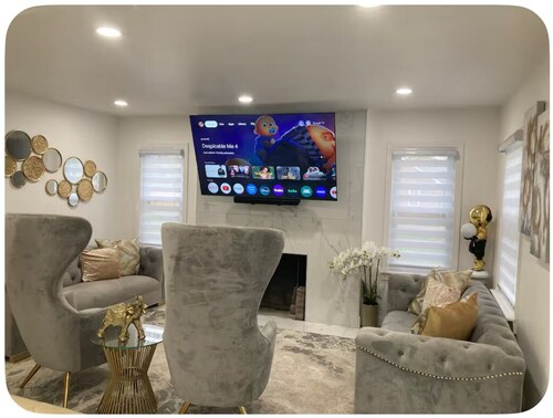 Luxury 3-bedroom Smart Home with jetted tub