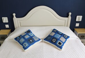 2 chambres, fer et planche à repasser, accès Internet, draps fournis