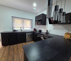 Microwave, oven, stovetop, dishwasher - Ze Padeiro's Corner (Tabuaço)