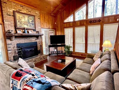 Surprise Valley - 3/2 Pickwick Lake Cabin - no pet fee