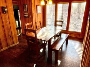 Dining - Surprise Valley - 3/2 Pickwick Lake Cabin - no pet fee (Counce)