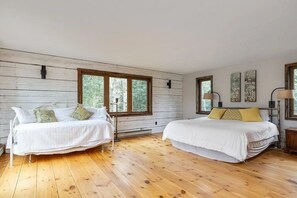 4 bedrooms, WiFi, bed sheets