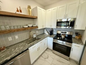 Private kitchen - 2 bedroom Downtown Sandusky (Sandusky)