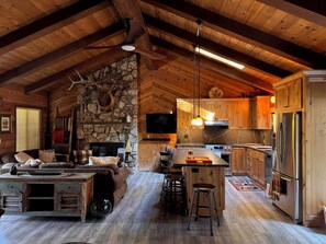 Smart TV, fireplace